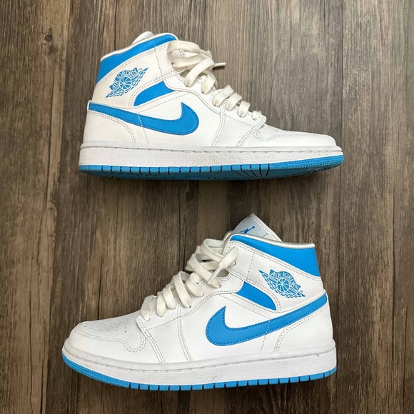 Womens Air Jordan 1 Mid “UNC” - Picture 3 of 8